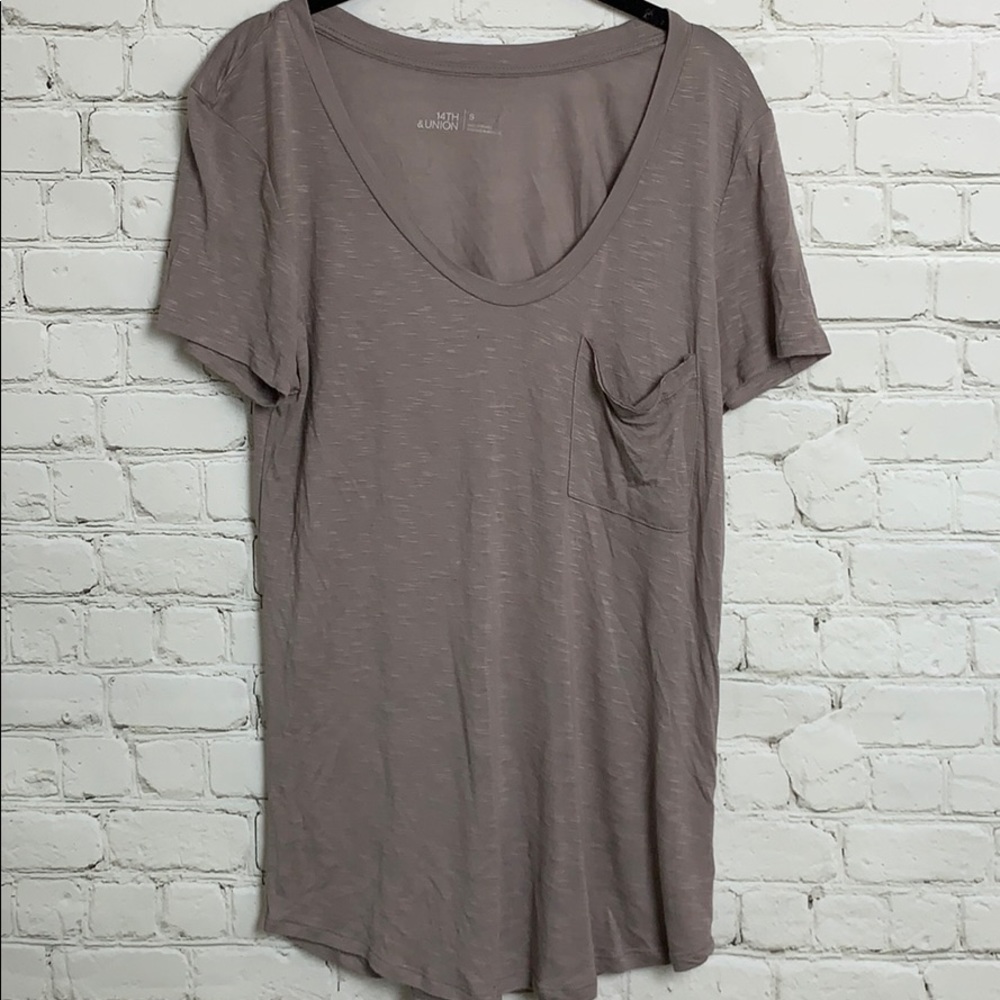 14th & union v neck t shirt